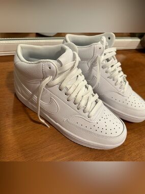 Women’s Nike Court Vision Mid